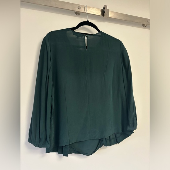 Babaton 100% silk blouse in hunter green - sz L - Picture 2 of 6